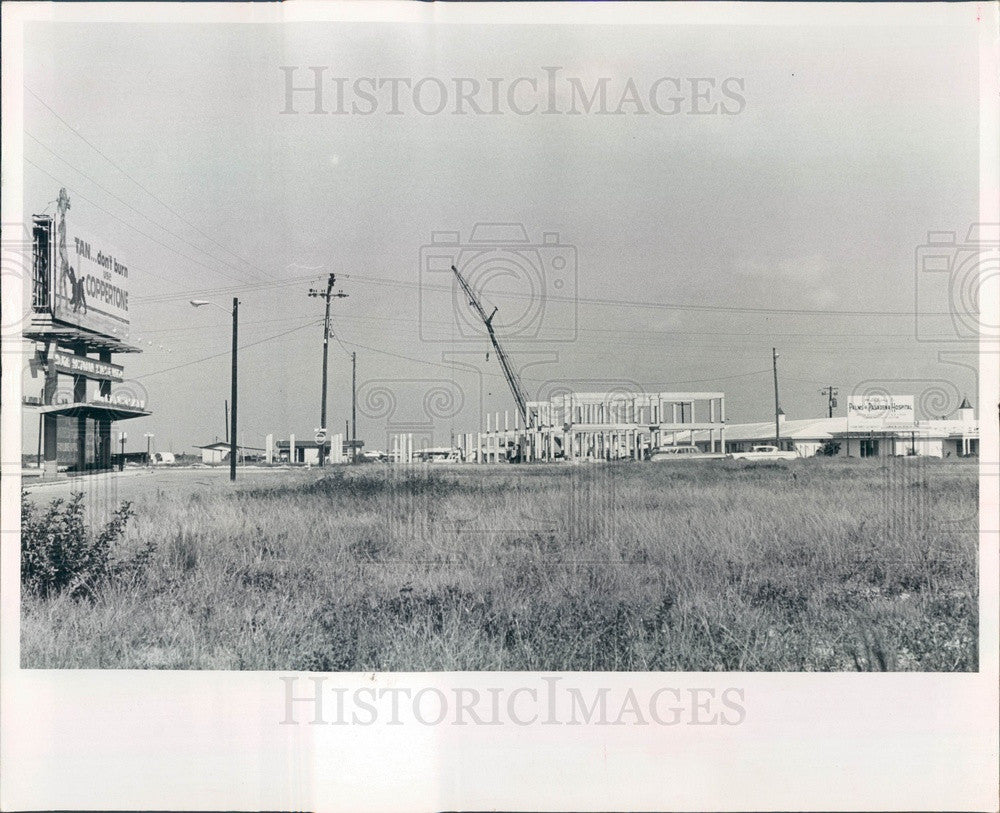 1965 St. Petersburg Florida Palms of Pasadena Hospital Construction Press Photo - Historic Images