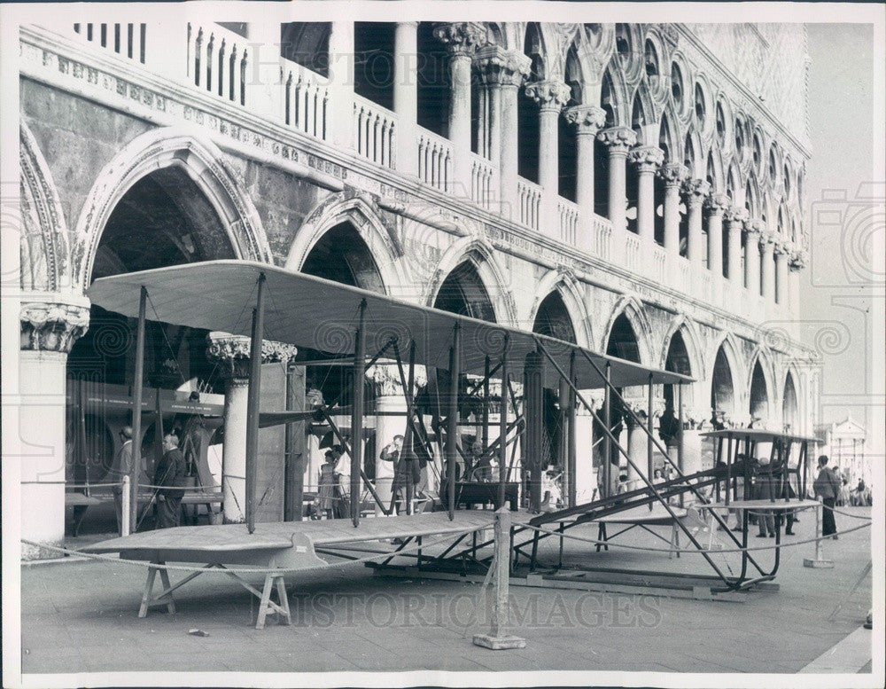 1960 Venice, Italy Wright Brothers Plane Replica in St Mark&#39;s Square Press Photo - Historic Images