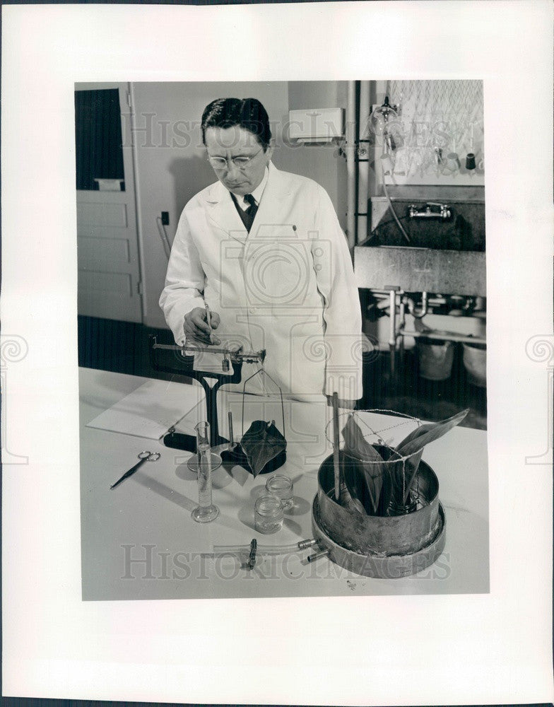1957 Chicago, Illinois Argonne National Laboratory, Dr. John Skok Press Photo - Historic Images