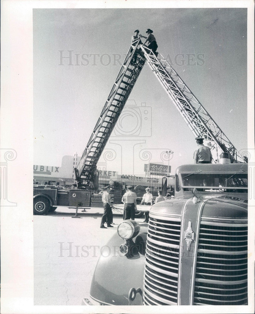 1969 St Petersburg, Florida Fireman James Seabol Honored Press Photo - Historic Images