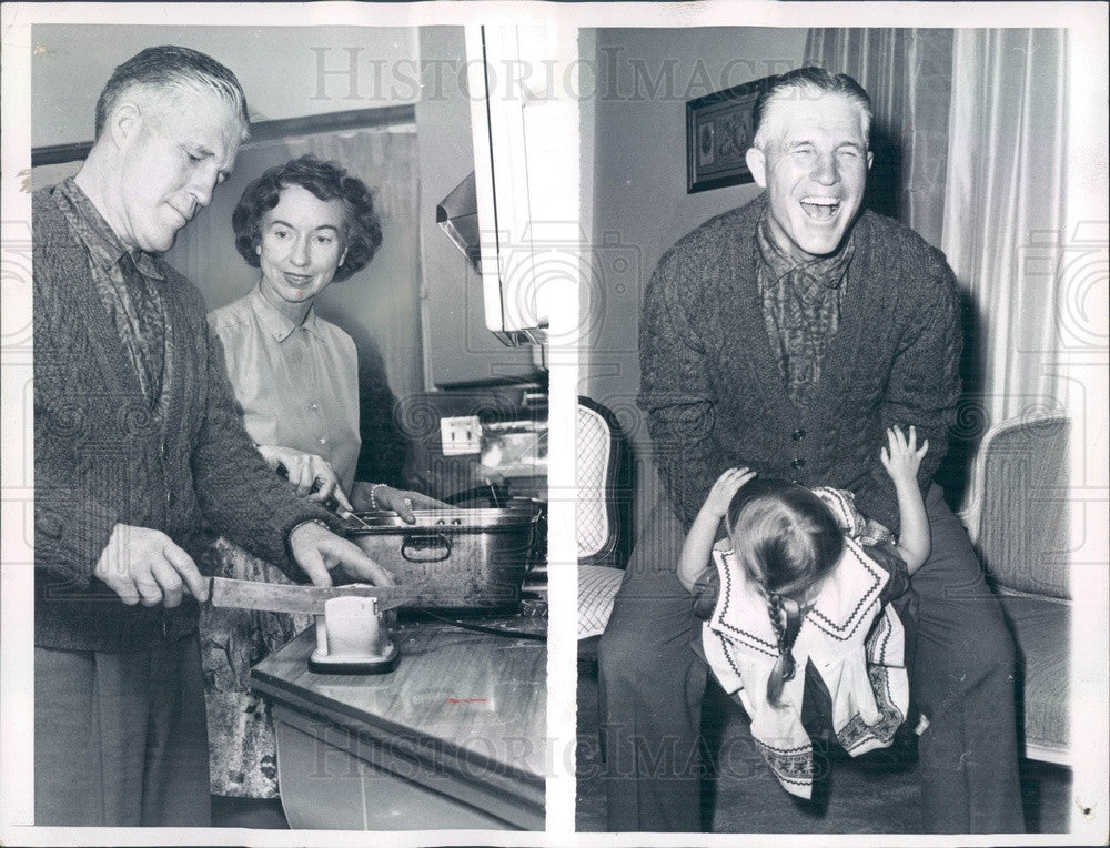 1962 Michigan Governor George Romney, Wife &amp; Granddaughter Press Photo - Historic Images