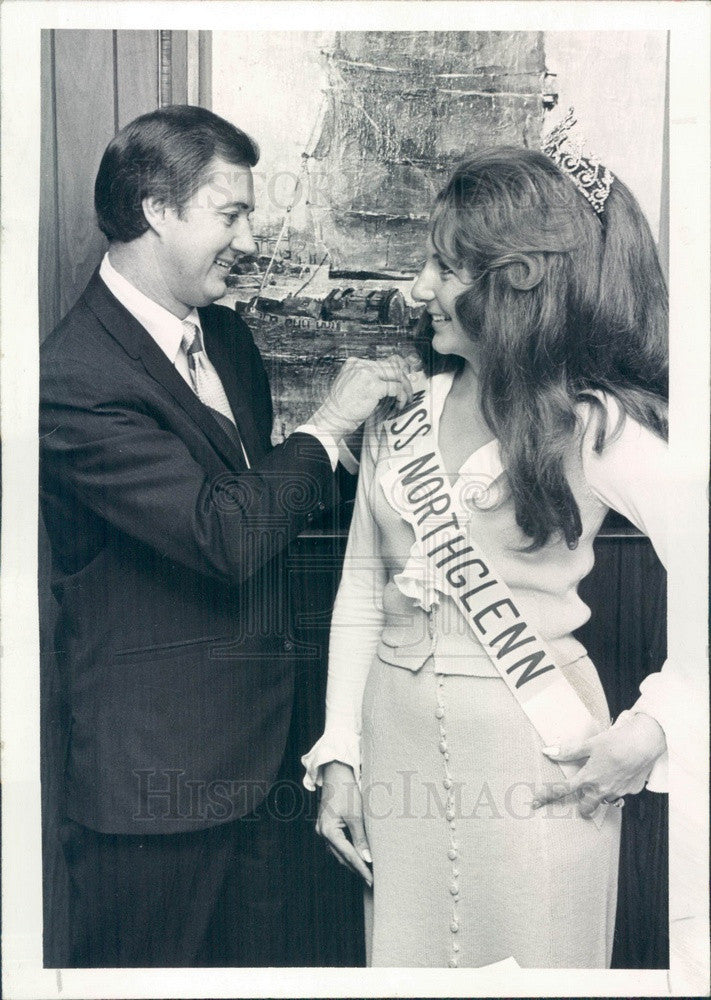 1972 Miss Northglenn, Colorado 1972 Debra Mason, Mayor Don Mayes Press Photo - Historic Images
