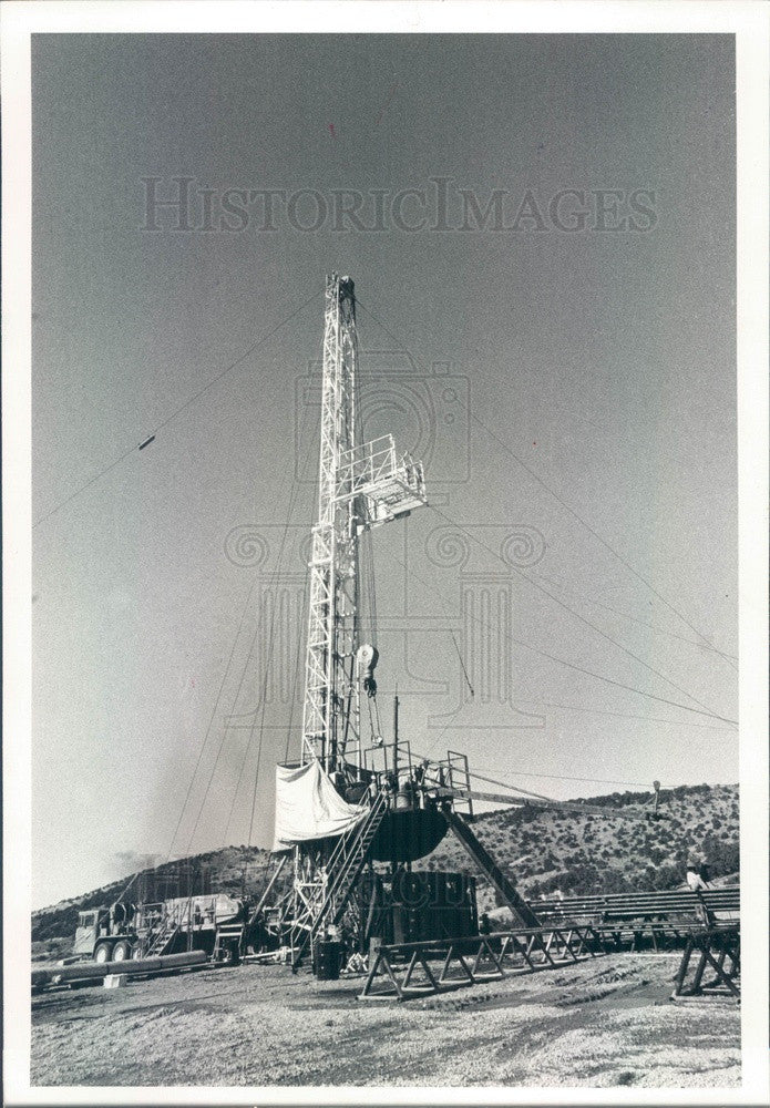 1980 Evanston, WY Amoco Drilling Rig in Whitney Canyon Gas Field Press Photo - Historic Images