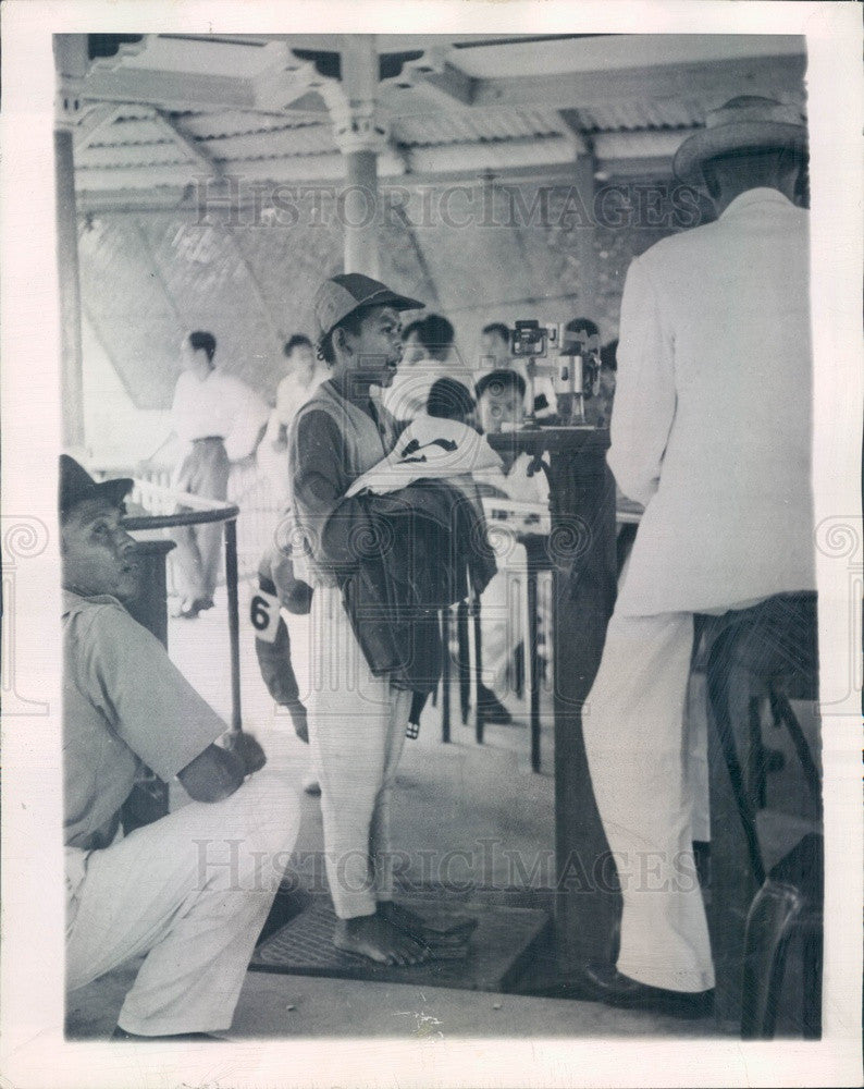 1946 Bangkok, Thailand Horse Racing Jockey Press Photo - Historic Images