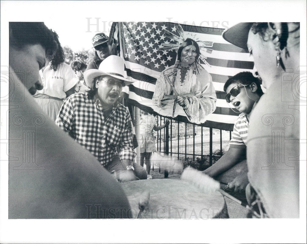 1990 Detroit, MI Native American Indians Rally to Support Canadian Press Photo - Historic Images