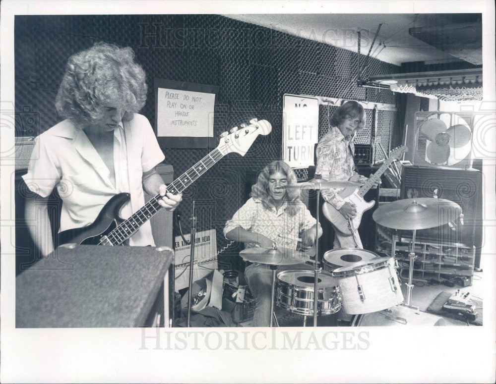 1975 St Petersburg, Florida Andrews Brothers Band Press Photo - Historic Images