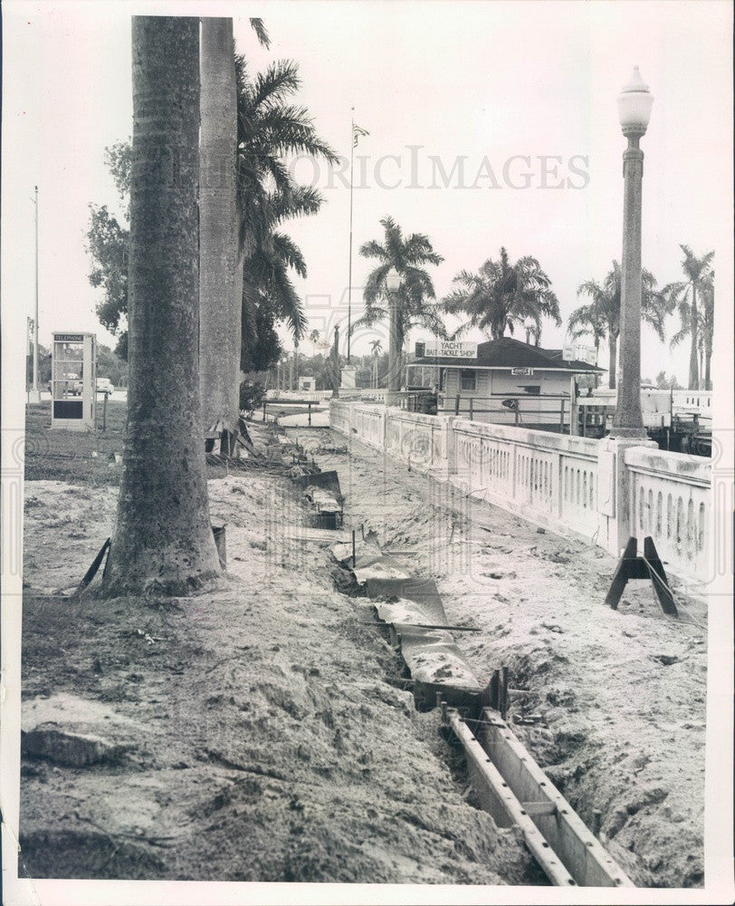 1964 Bradenton, Florida Memorial Pier New Sidewalk Installation Press Photo - Historic Images