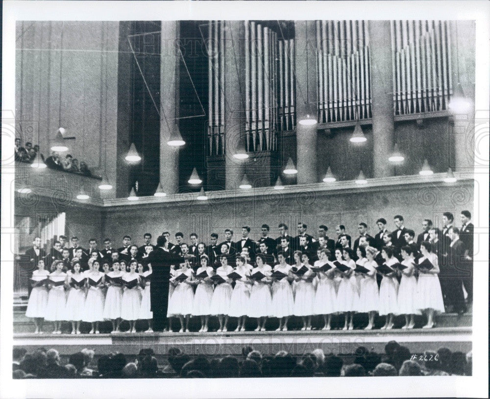 1968 Yugoslavia Branko Krsmanovich Chorus, Conductor Bogdan Babich Press Photo - Historic Images