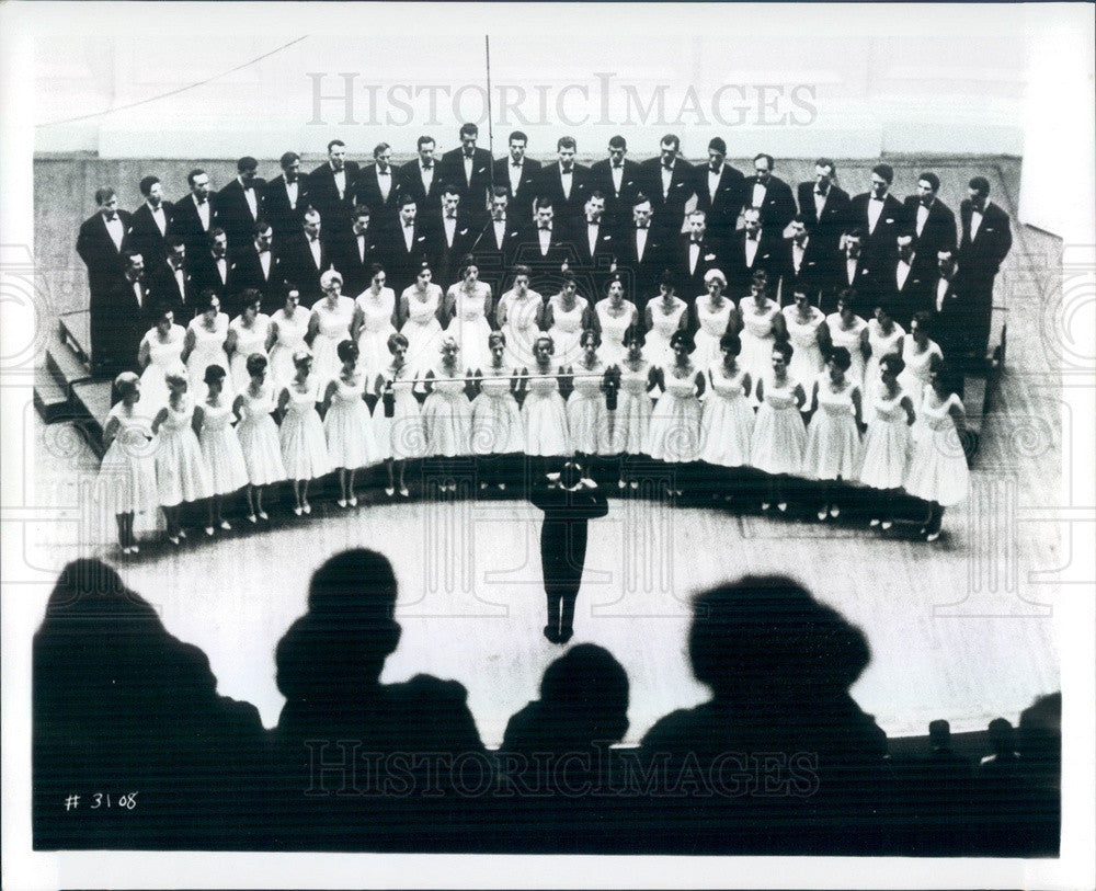 1968 Yugoslavia Branko Krsmanovich Chorus, Conductor Bogdan Babich Press Photo - Historic Images