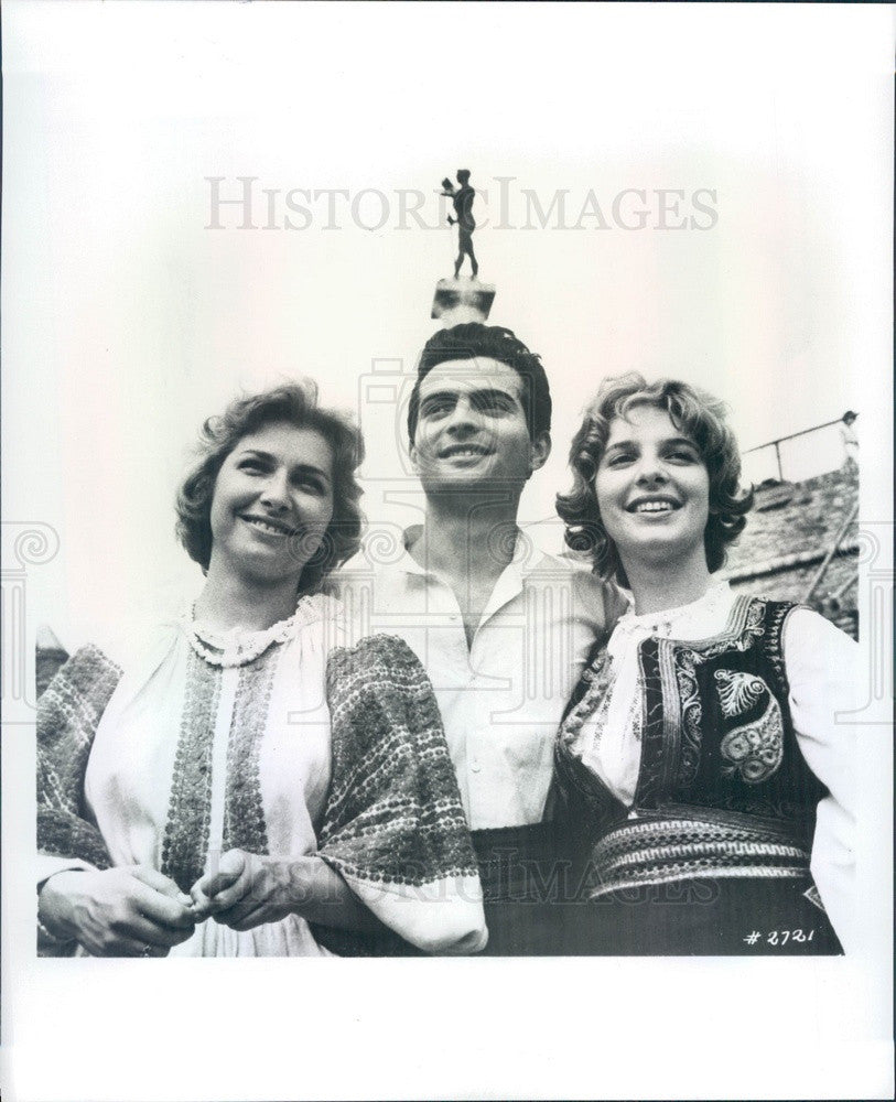 1968 Yugoslavia Branko Krsmanovich Chorus Members in Belgrade Press Photo - Historic Images