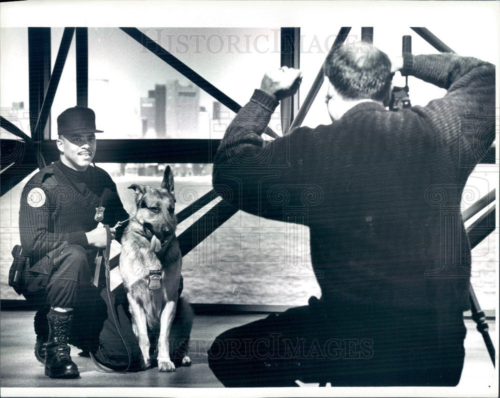 1994 Boston, MA Police Officer Troy Caisey &amp; Dog Romen Press Photo - Historic Images
