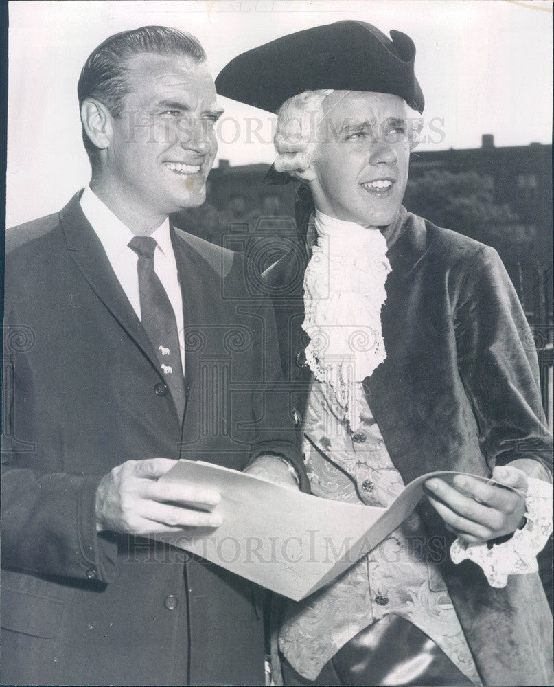 1960 Boston MA Billy Statsky, MC of Daily Record Newspaperboys Radio Press Photo - Historic Images