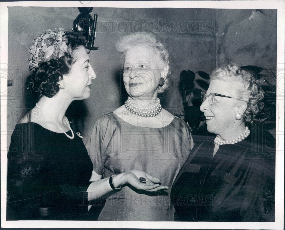 1958 Boston MA Girls&#39; Clubs Pres Mrs Byron Tosi, Judge Sybil Holmes Press Photo - Historic Images