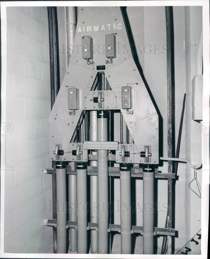 1957 Chicago, Illinois Sun-Times Bldg Pneumatic Tube System Press Photo - Historic Images
