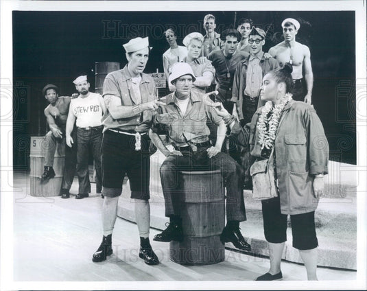 1988 Actors Amy Jo Phillips, Paul Keith & Cast of South Pacific Press Photo - Historic Images