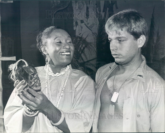1985 Actors Frankie Gearing & Jeff Sargent in South Pacific Press Photo - Historic Images