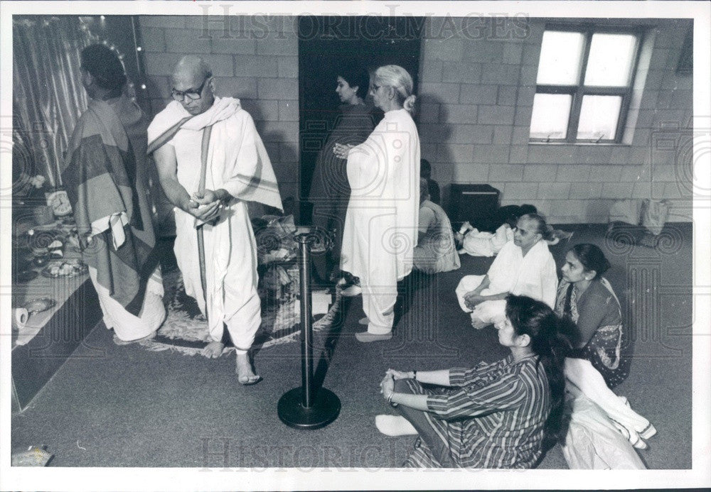 1988 Lemont, Illinois Hindu Temple of Greater Chicago Members Press Photo - Historic Images