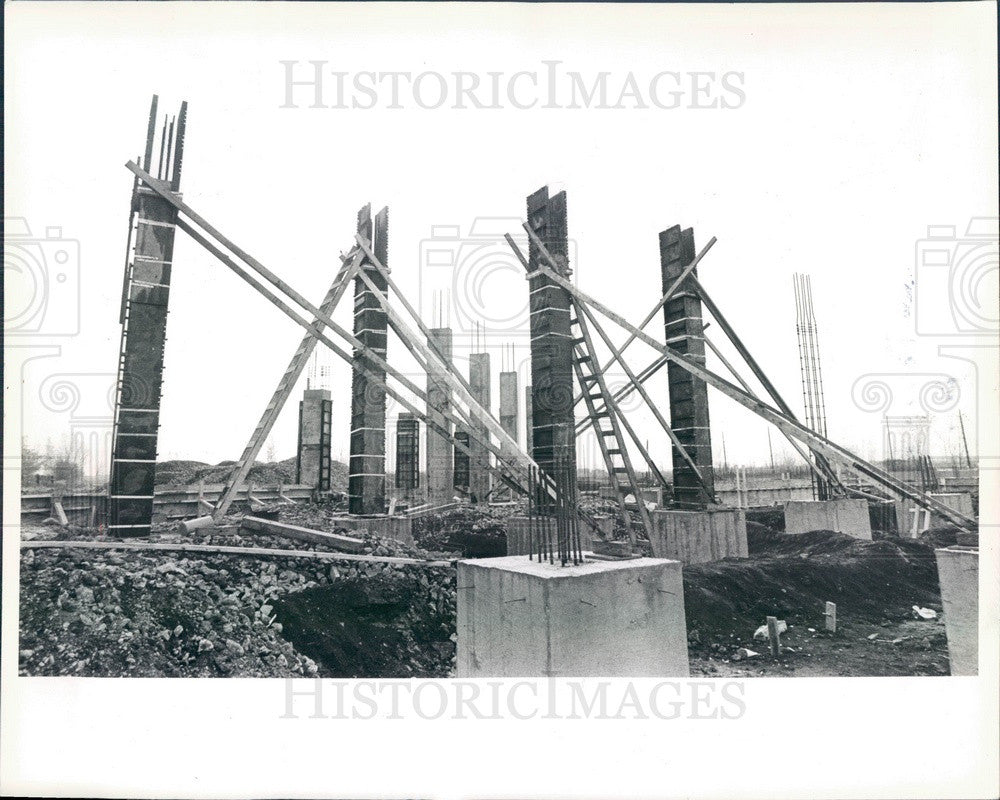 1982 Chicago, Illinois Christ Universal Temple Construction, 95th St Press Photo - Historic Images