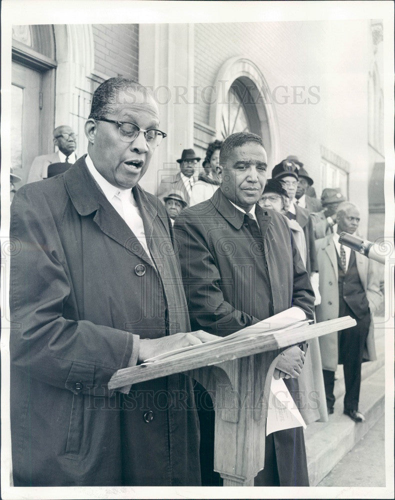 1964 Chicago, Illinois Ministers Dr. Louis Rawls & Rev Freeman Press Photo - Historic Images