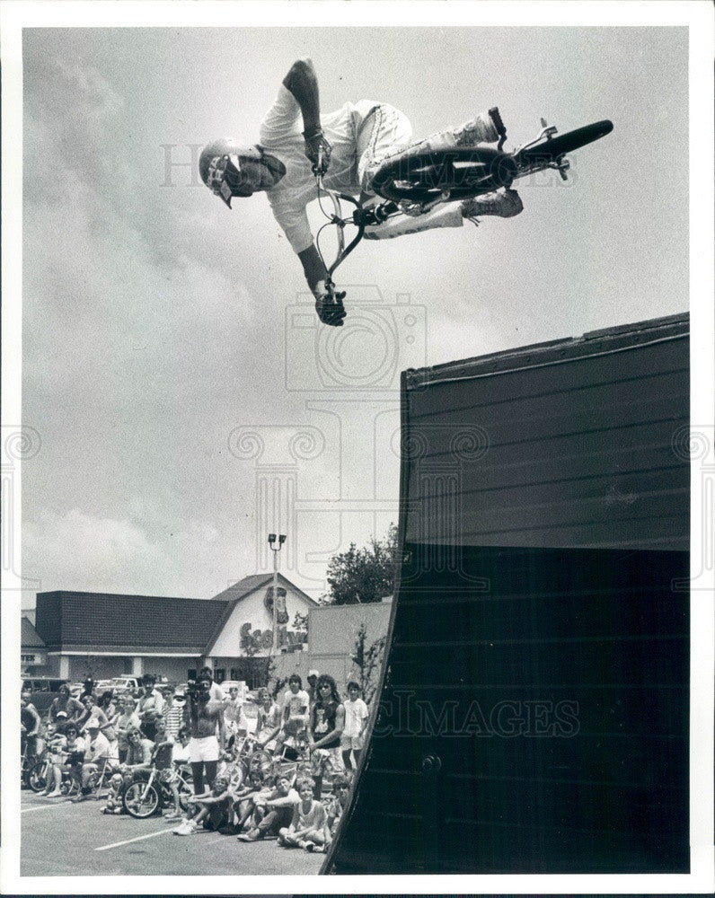 1987 Amateur Freestyle Bicyclist Joe Johnson in Largo, Florida Press Photo - Historic Images