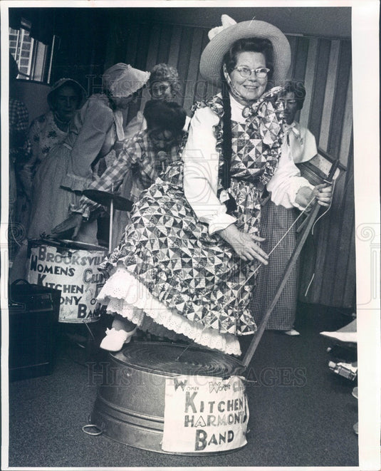 1975 Brooksville, Florida Brooksville Kitchen Harmony Band Press Photo - Historic Images