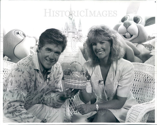 1990 Actor Alan Thicke & GMA Host Joan Lunden Host Walt Disney World Press Photo - Historic Images