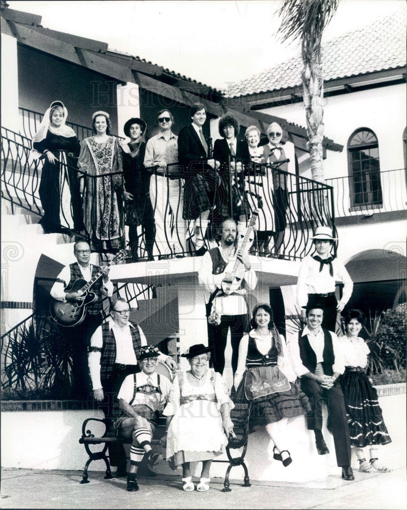 1982 Palm Harbor, FL Fountains Shopping Center Performers Press Photo - Historic Images