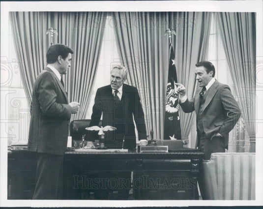 1977 Hollywood Actors John Lehne/Jason Robards/Robert Vaughn Press Photo - Historic Images