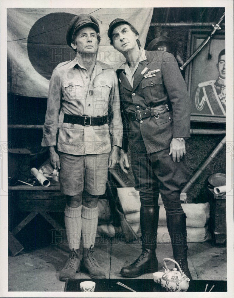 1976 Hollywood Actors Joey Bishop &amp; Sid Caesar Press Photo - Historic Images