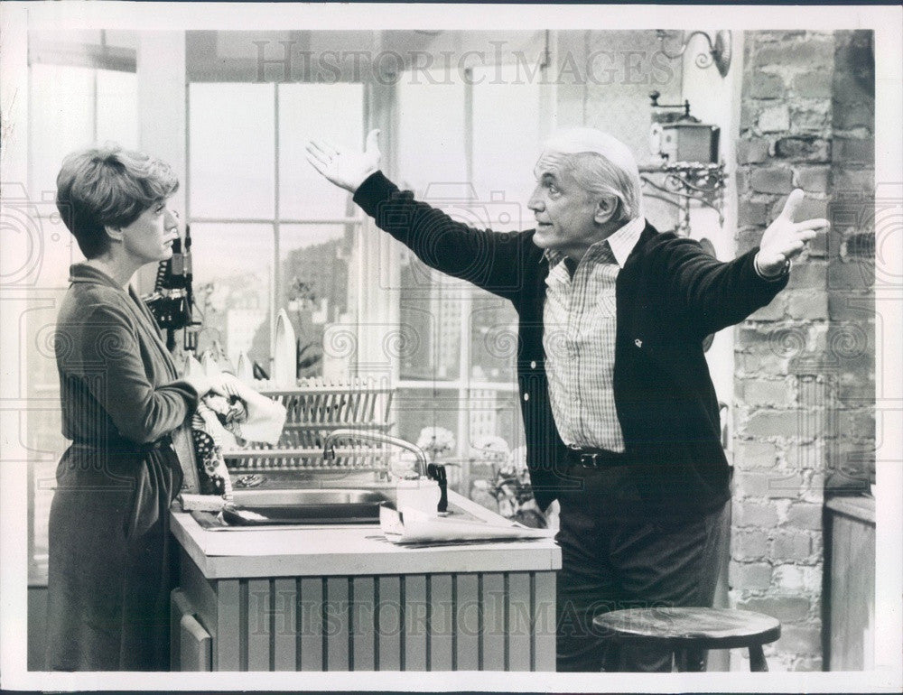 1980 Hollywood Actors Ted Knight &amp; Nancy Dussault #2 Press Photo - Historic Images