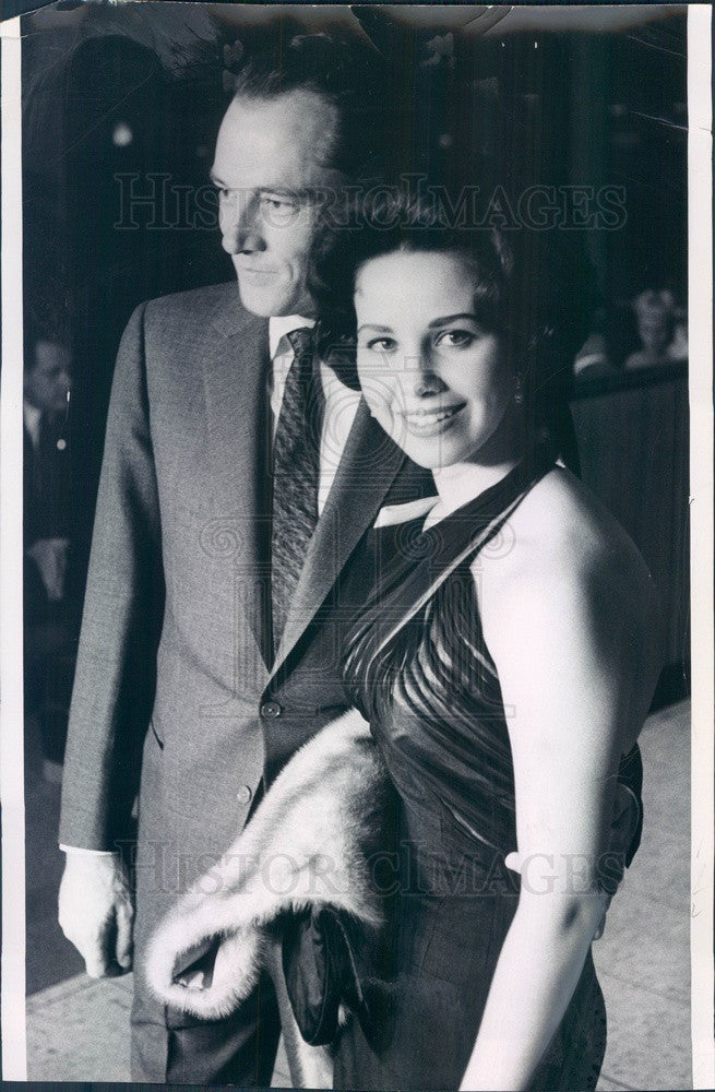 1960 Hilton Hotels Vice President Nicky Hilton &amp; Wife Trish #2 Press Photo - Historic Images