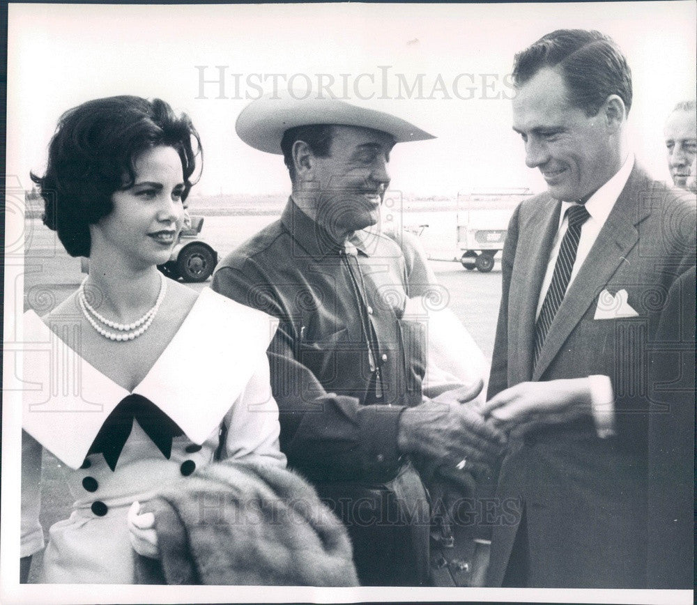 1960 Hilton Hotels Vice President Nicky Hilton &amp; Wife Trish Press Photo - Historic Images