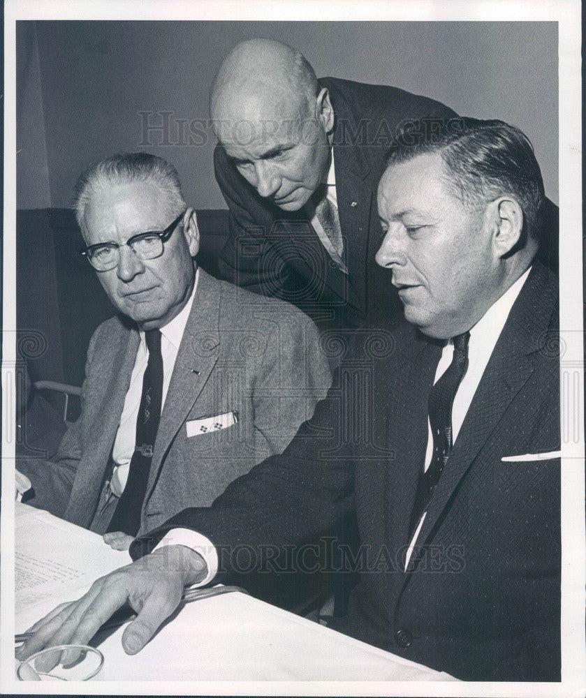 1960 YMCA World Service Chairman Alfred Brown, Lee Moe of Denver, CO Press Photo - Historic Images
