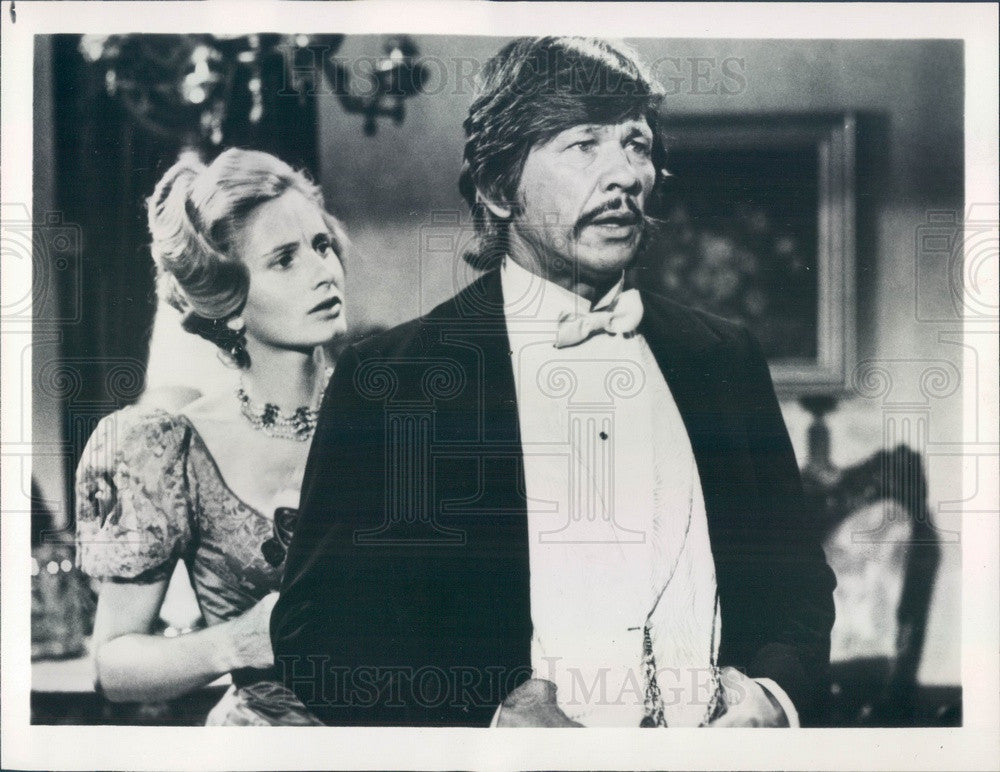 1977 Hollywood Actors Charles Bronson &amp; Jill Ireland Press Photo - Historic Images