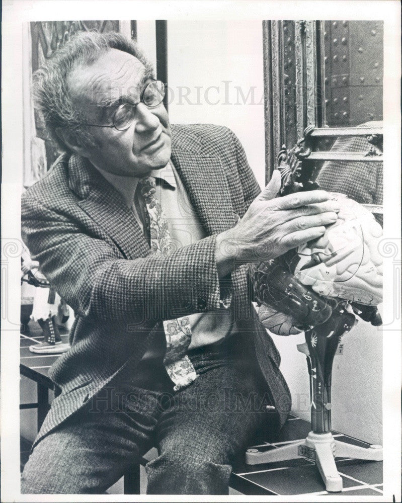 1975 Author, Scientist Jacob Bronowski, Salk Biological Studies Inst Press Photo - Historic Images