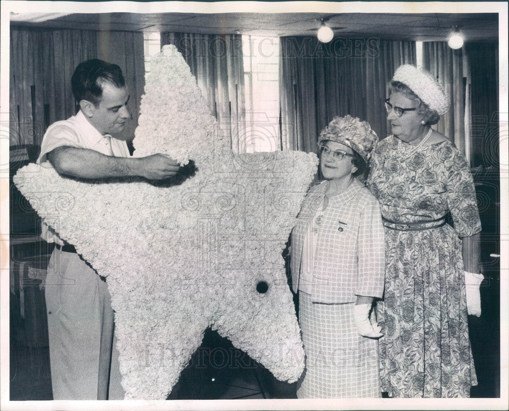 1965 Denver CO Gold Star Mothers Presidents Mildred Lee, Emma Eunick Press Photo - Historic Images