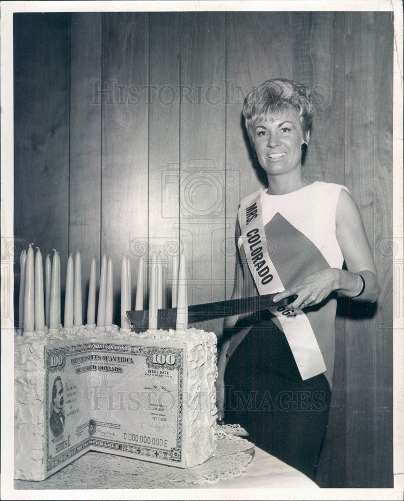 1966 Denver, Colorado Mrs America Contestant Mrs Anthony Mendez Press Photo - Historic Images