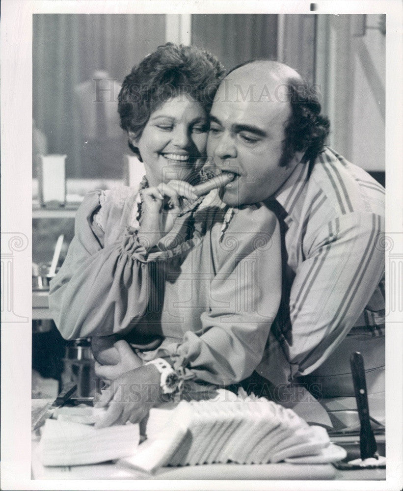 1976 Hollywood Actors Geraldine Brooks &amp; James Coco Press Photo - Historic Images