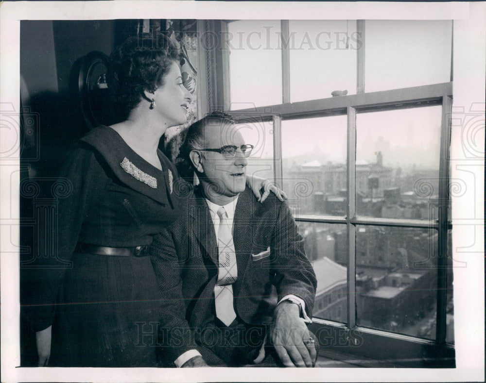 1954 NYC Tammany Hall Leader Carmen De Sapio &amp; Wife Theresa Press Photo - Historic Images