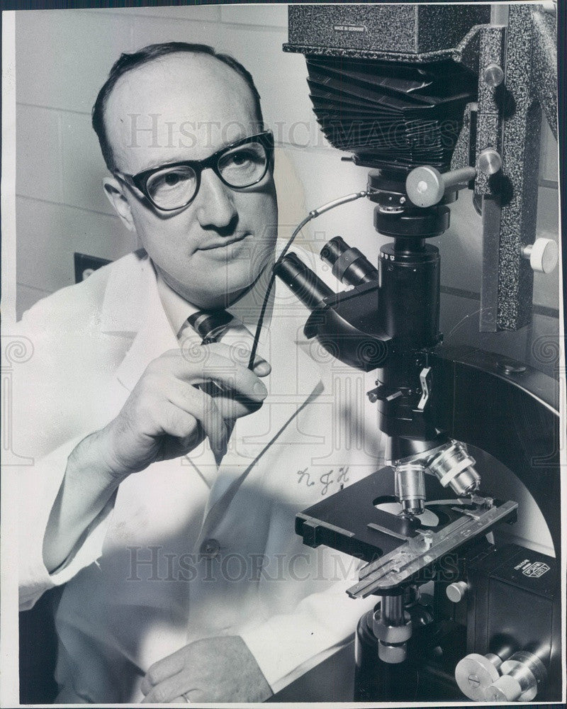 1962 Medical Research Chief Dr. Russell Jordan Press Photo - Historic Images