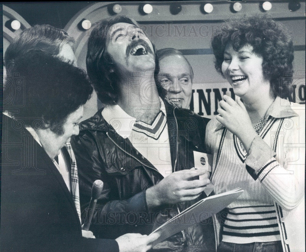 1975 Chicago, IL Lottery Winner Charles Doiron, Comedian Marty Allen Press Photo - Historic Images