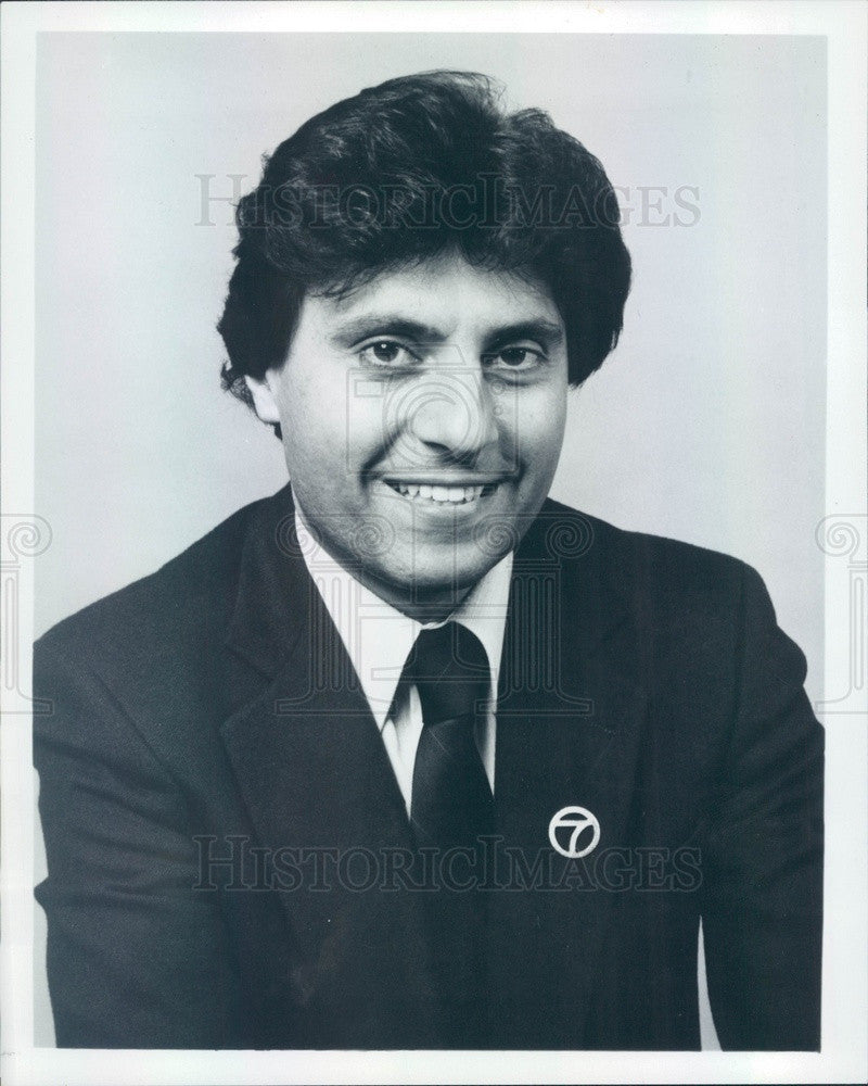 Undated Radio &amp; TV Critic, Columnist Gary Deeb #3 Press Photo - Historic Images