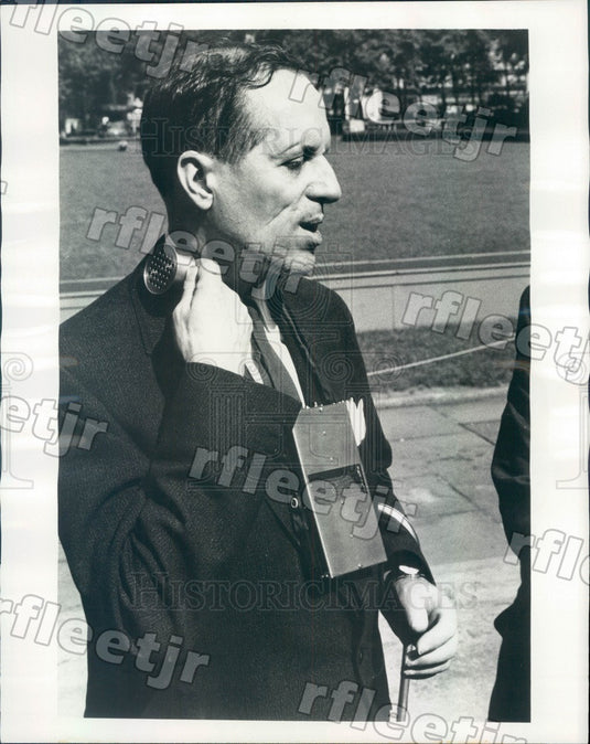 1967 Dr. John Dupress & Bat Radar Set, MIT Director Press Photo adr139 - Historic Images