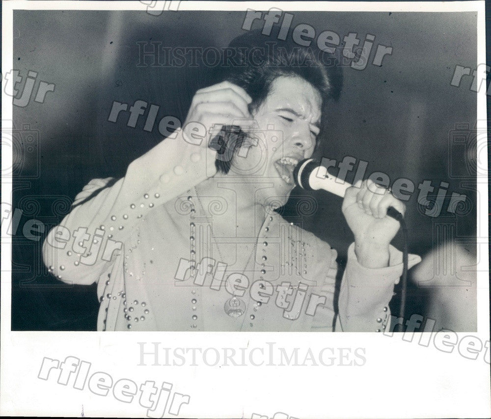 1977 Chicago, IL Elvis Presley Impersonator Rick Saucedo Press Photo adr279 - Historic Images