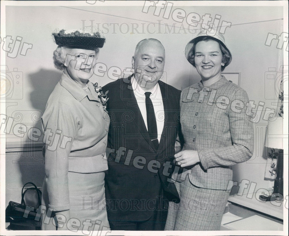 1957 Chicago, IL Kraft Foods VP Charles Wright, Mrs. Wright Press Photo adr311 - Historic Images