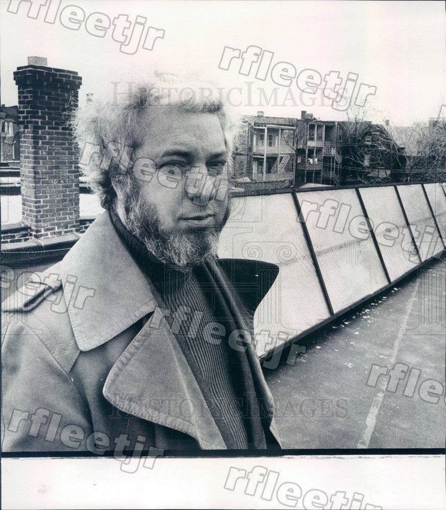 1975 Chicago, IL Architect Rodney Wright &amp; Solar Collector Press Photo adr327 - Historic Images