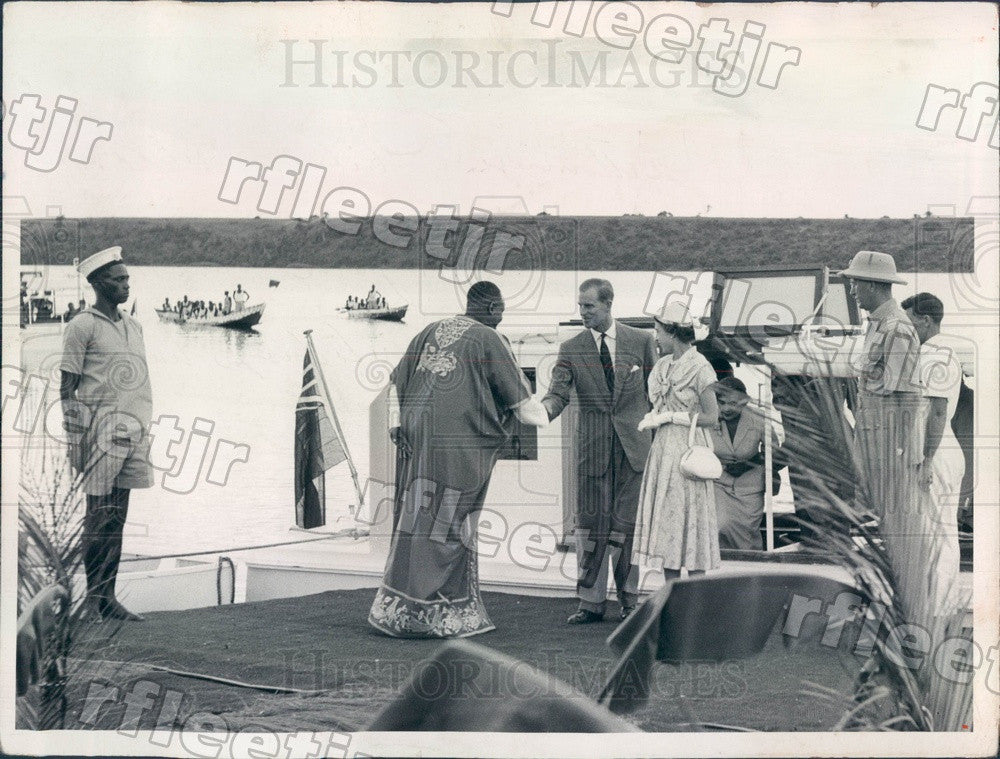 1954 England Queen Elizabeth II &amp; King of Angola Press Photo adr71 - Historic Images