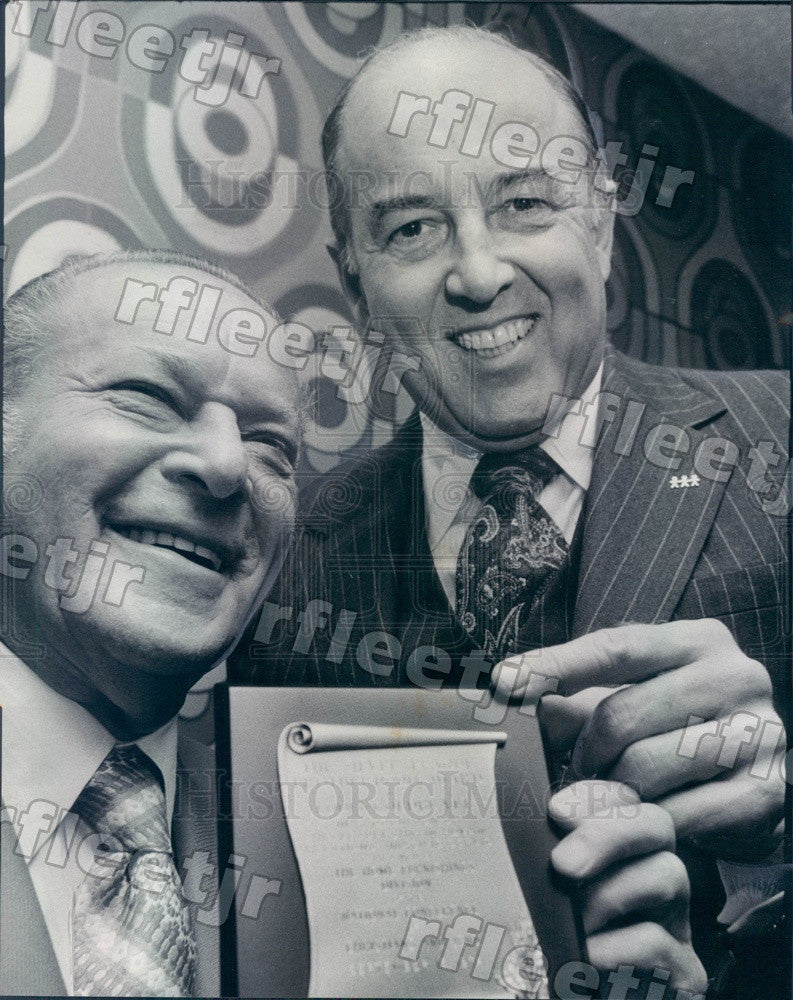 1974 Chicago IL Goldblatt CEO Louis Goldblatt &amp; Emmett Dedmon Press Photo ads115 - Historic Images