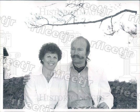 1977 Evergreen, CO Actress Jinx Riedesel & Mike Moore Press Photo ads261 - Historic Images
