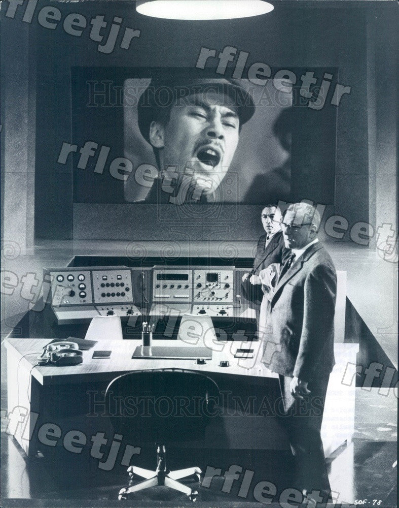 1969 Actors Anthony Quinn, Laurence Olivier, Burt Kwouk Press Photo ads533 - Historic Images